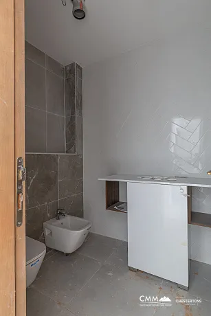 Eine luxuriöse dreistöckige Villa in erster Meereslinie in Kotor